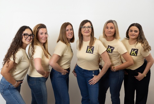 Equipo completo de Inmobiliaria Ireka en Massamagrell, Valencia.