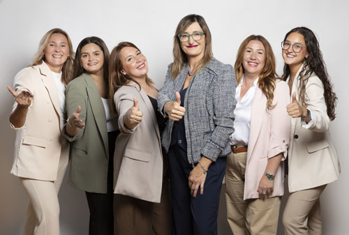 Sala de reuniones de la oficina de Inmobiliaria Ireka en Massamagrell, Valencia.