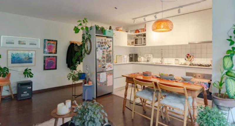 Reseña de Olga Díaz sobre la amabilidad del equipo de Ireka en la venta de su apartamento. 